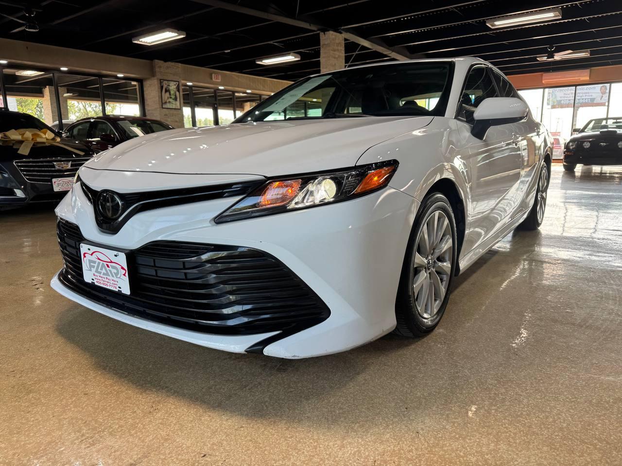 Toyota Camry LE Auto (Natl) 2018
