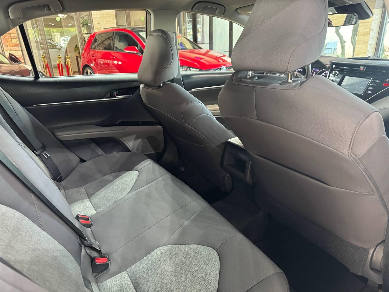 Toyota Camry LE Auto (Natl) 2018