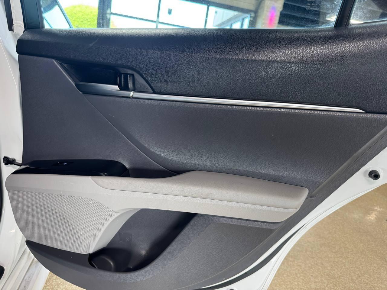 Toyota Camry LE Auto (Natl) 2018