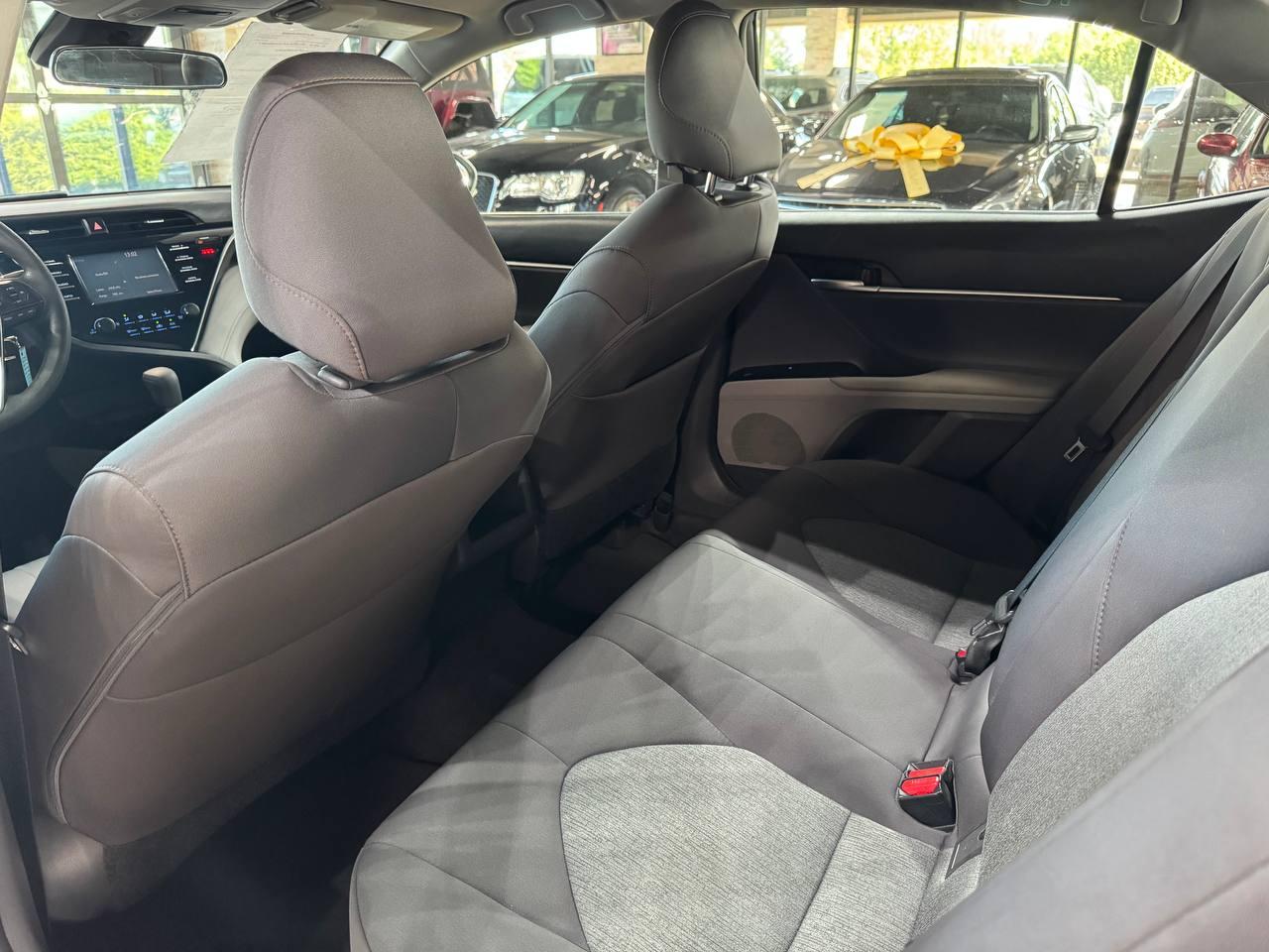 Toyota Camry LE Auto (Natl) 2018