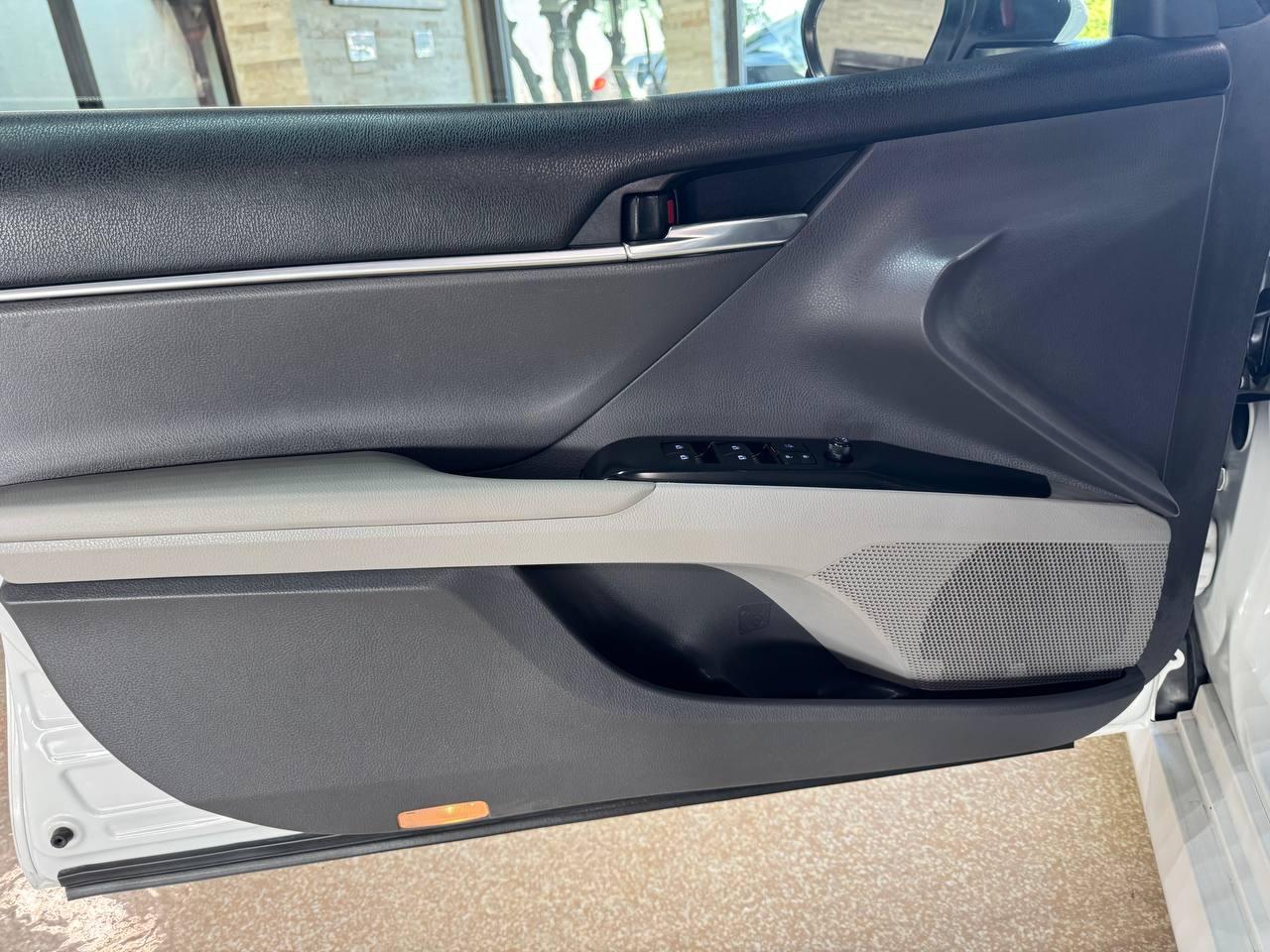 Toyota Camry LE Auto (Natl) 2018