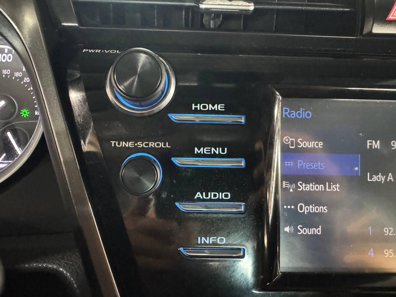 Toyota Camry LE Auto (Natl) 2018
