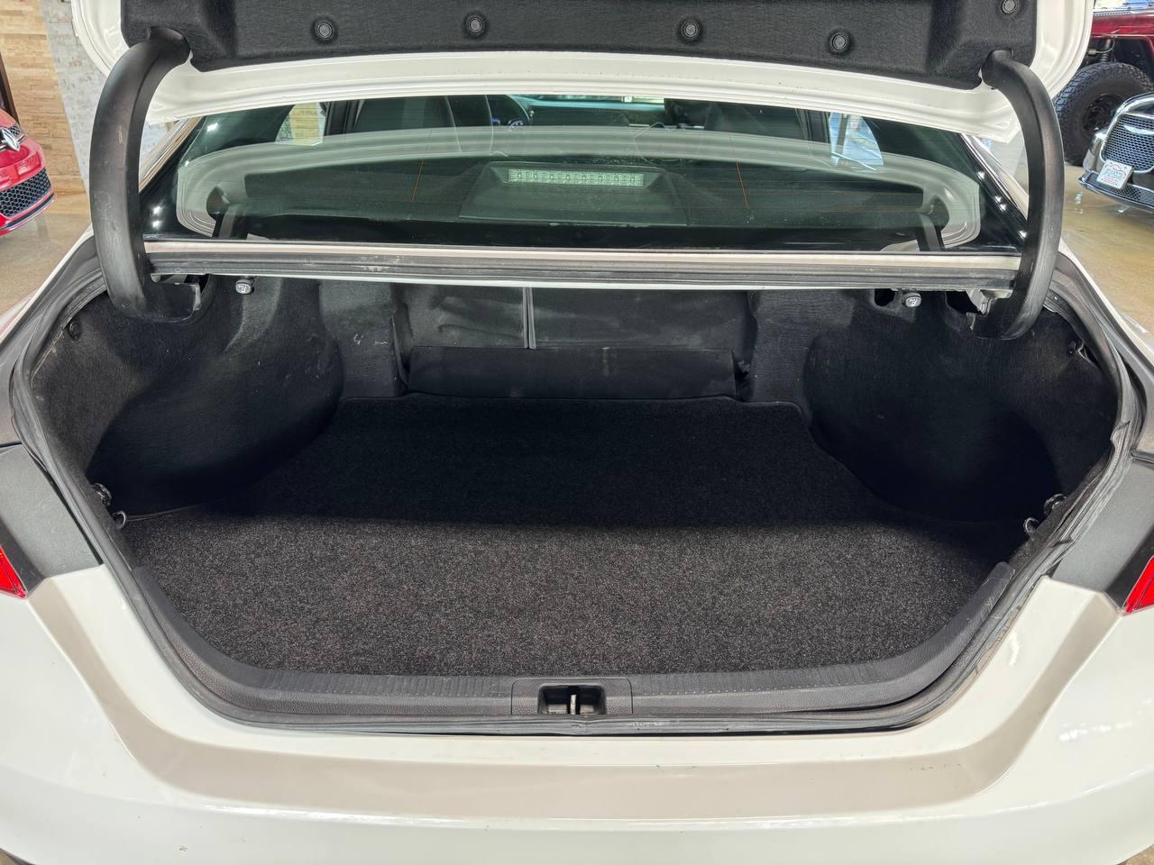 Toyota Camry LE Auto (Natl) 2018