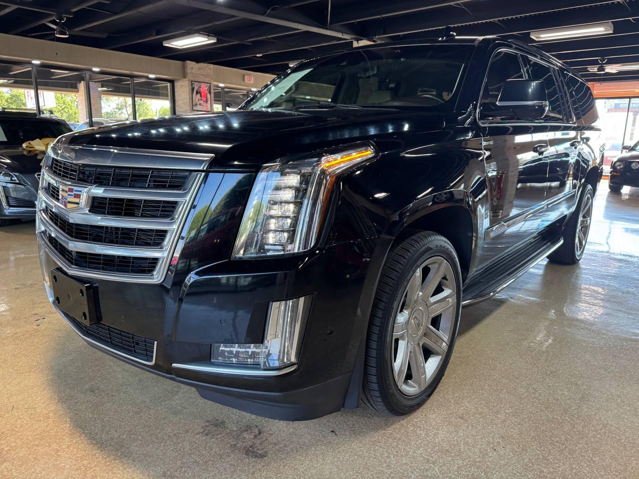 Cadillac Escalade ESV 4WD 4dr Luxury 2017