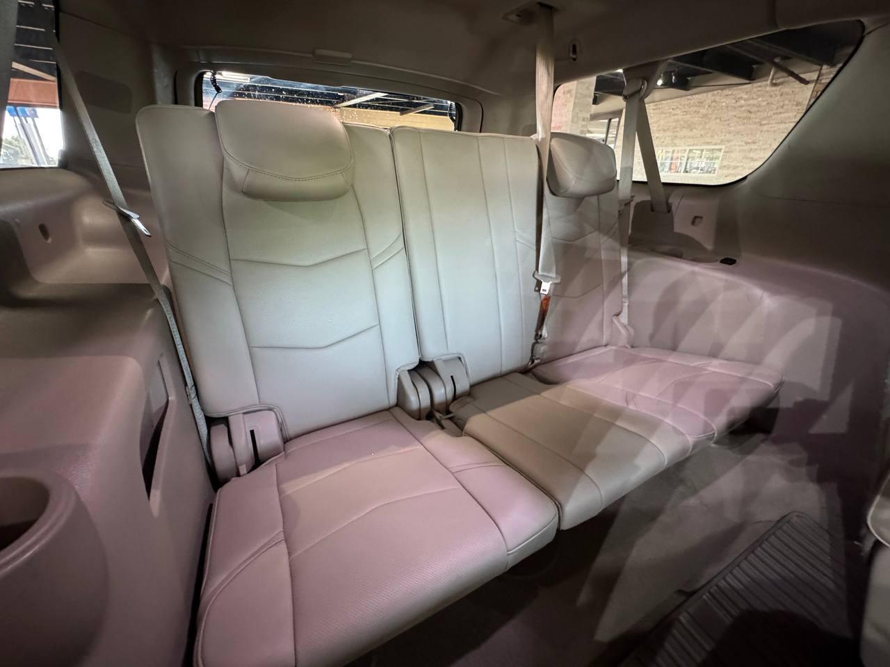 Cadillac Escalade ESV 4WD 4dr Luxury 2017