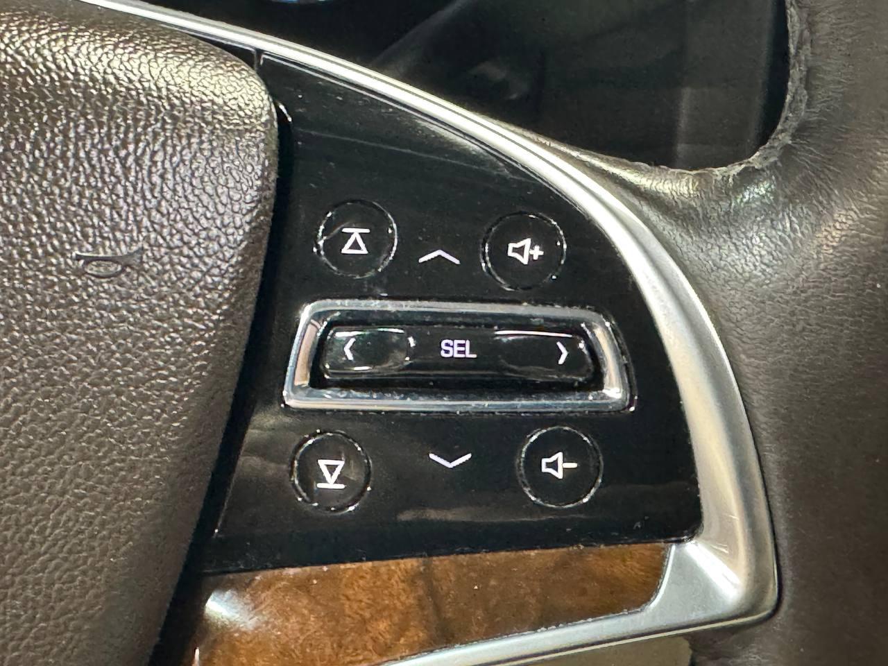 Cadillac Escalade ESV 4WD 4dr Luxury 2017