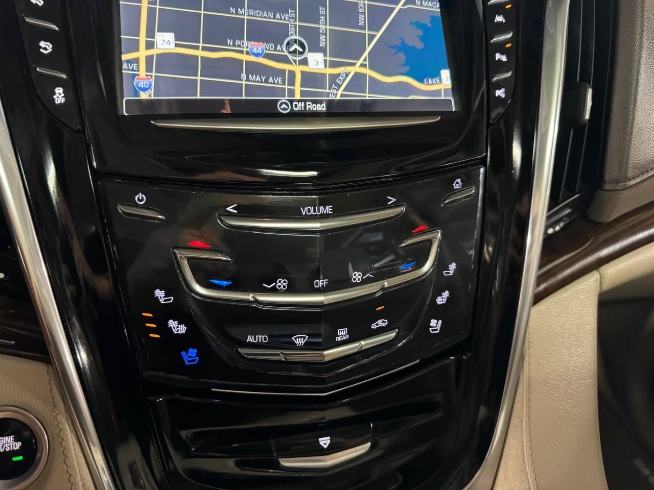 Cadillac Escalade ESV 4WD 4dr Luxury 2017