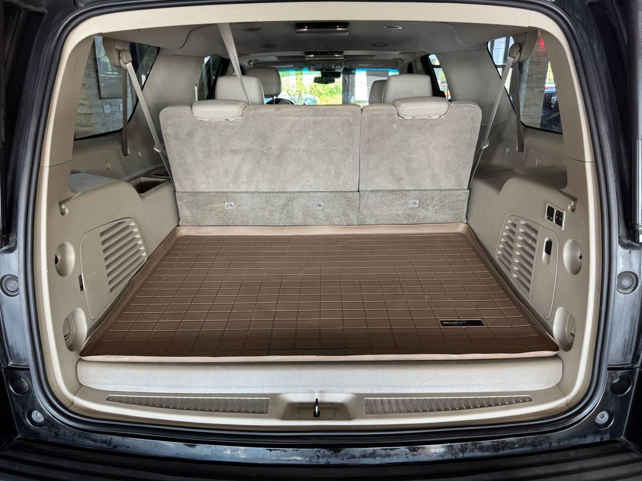 Cadillac Escalade ESV 4WD 4dr Luxury 2017