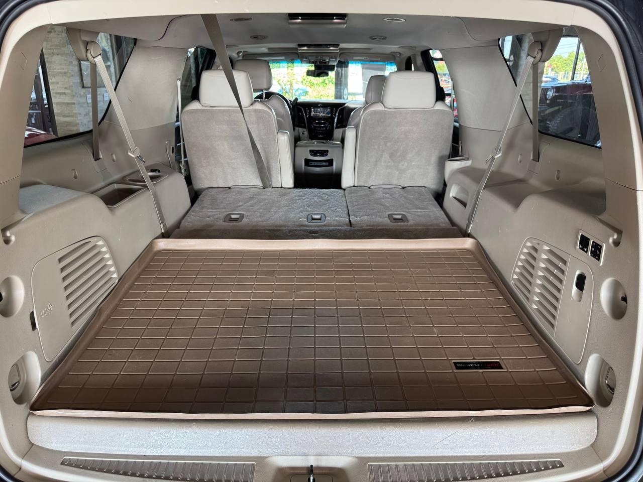 Cadillac Escalade ESV 4WD 4dr Luxury 2017