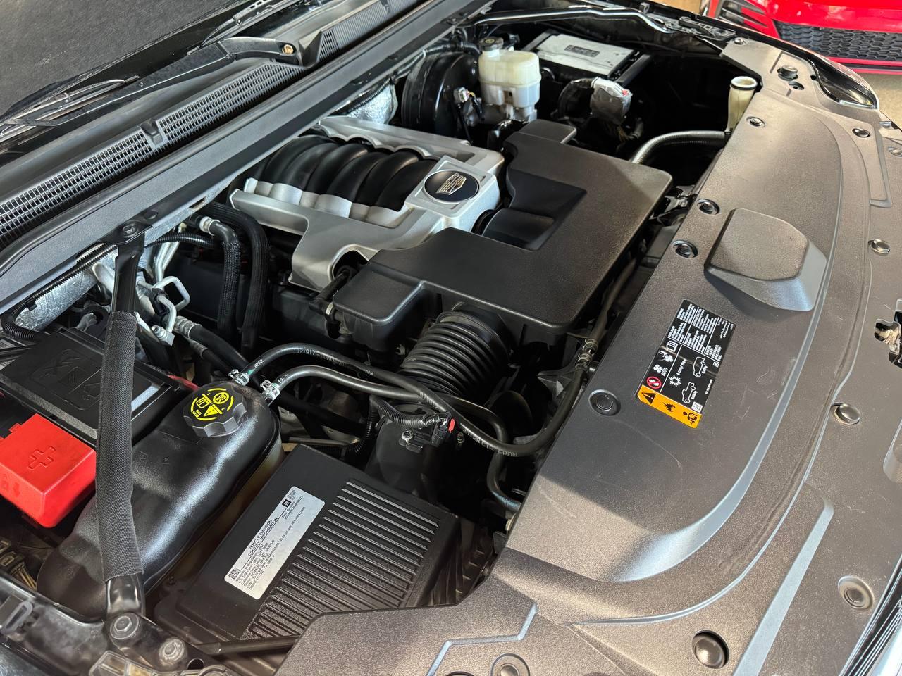 Cadillac Escalade ESV 4WD 4dr Luxury 2017