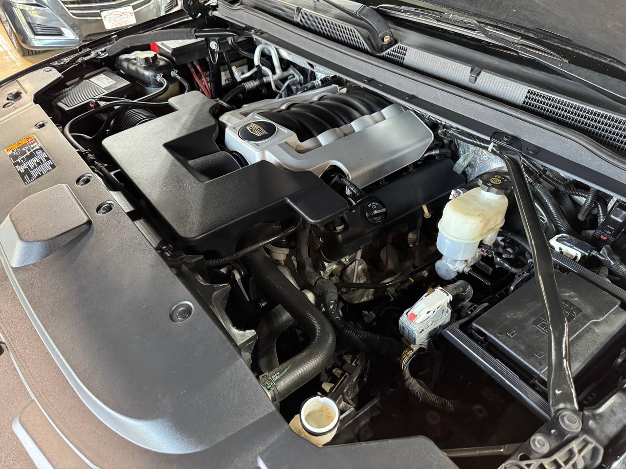 Cadillac Escalade ESV 4WD 4dr Luxury 2017