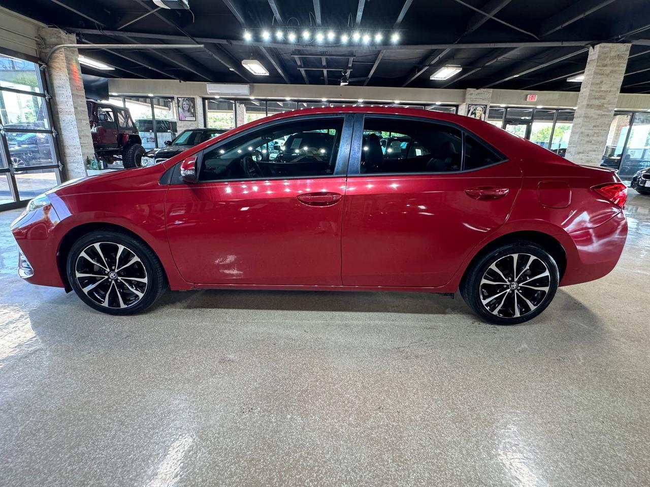 Toyota Corolla XLE CVT (Natl) 2019