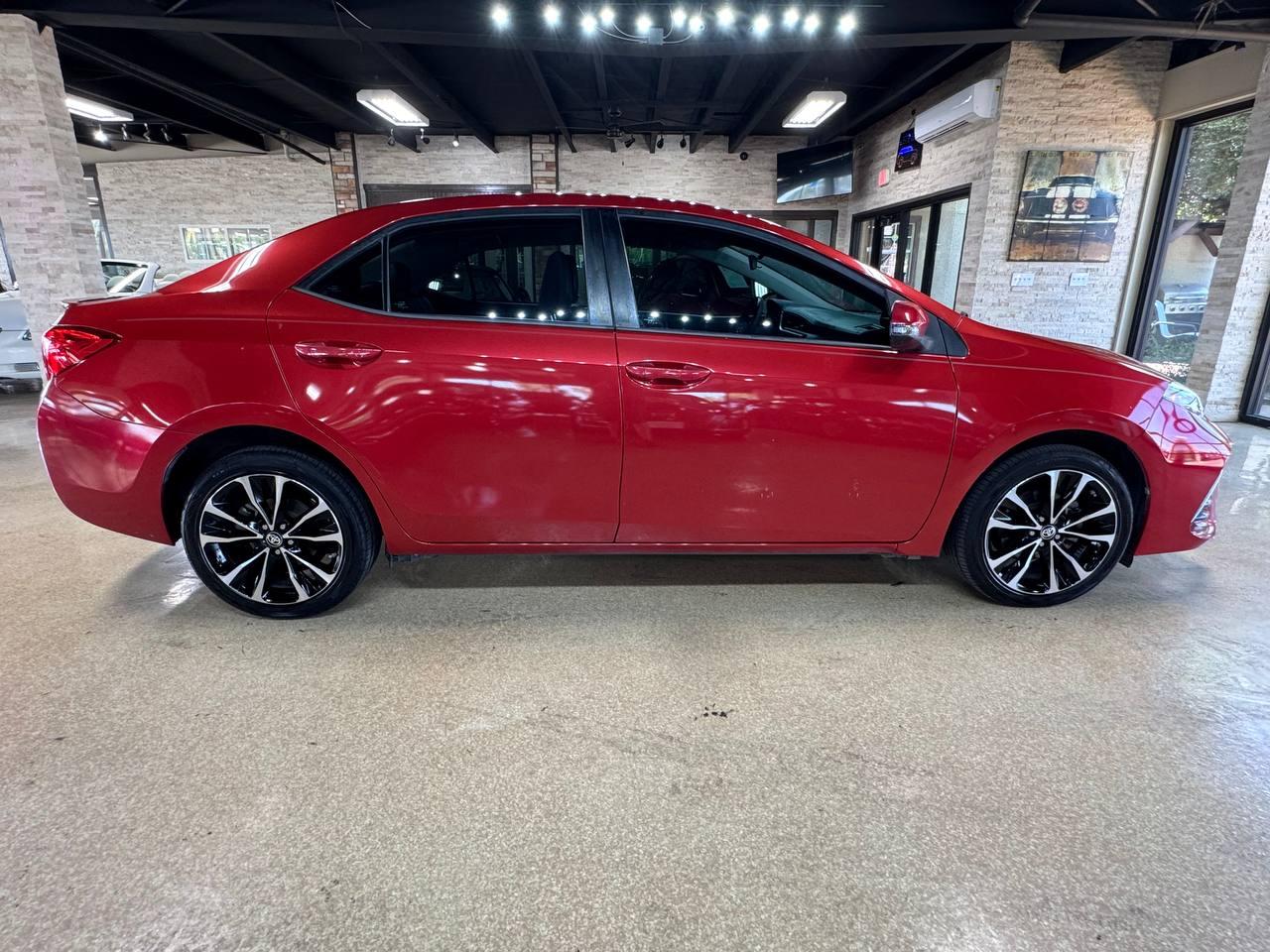 Toyota Corolla XLE CVT (Natl) 2019