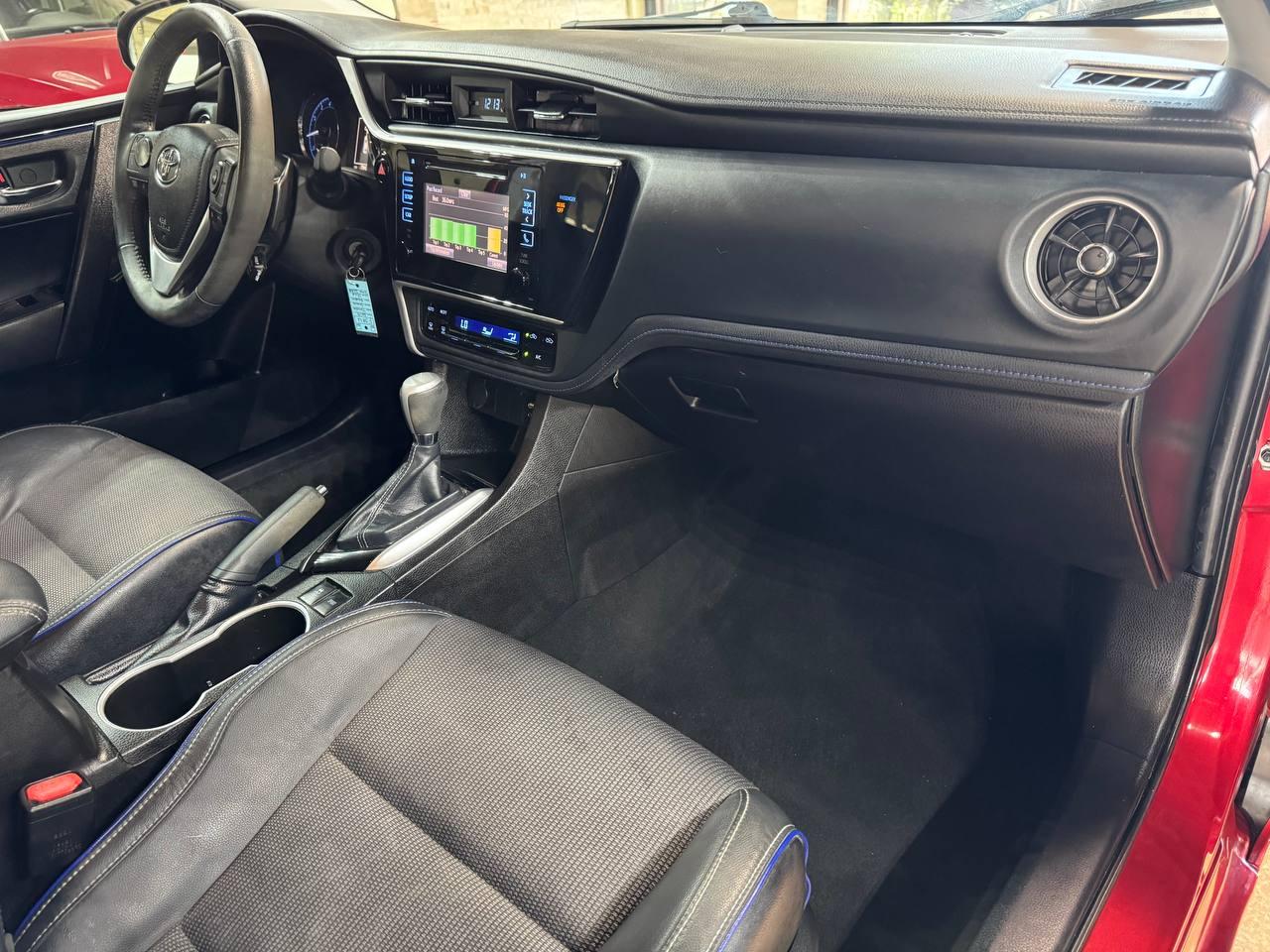 Toyota Corolla XLE CVT (Natl) 2019
