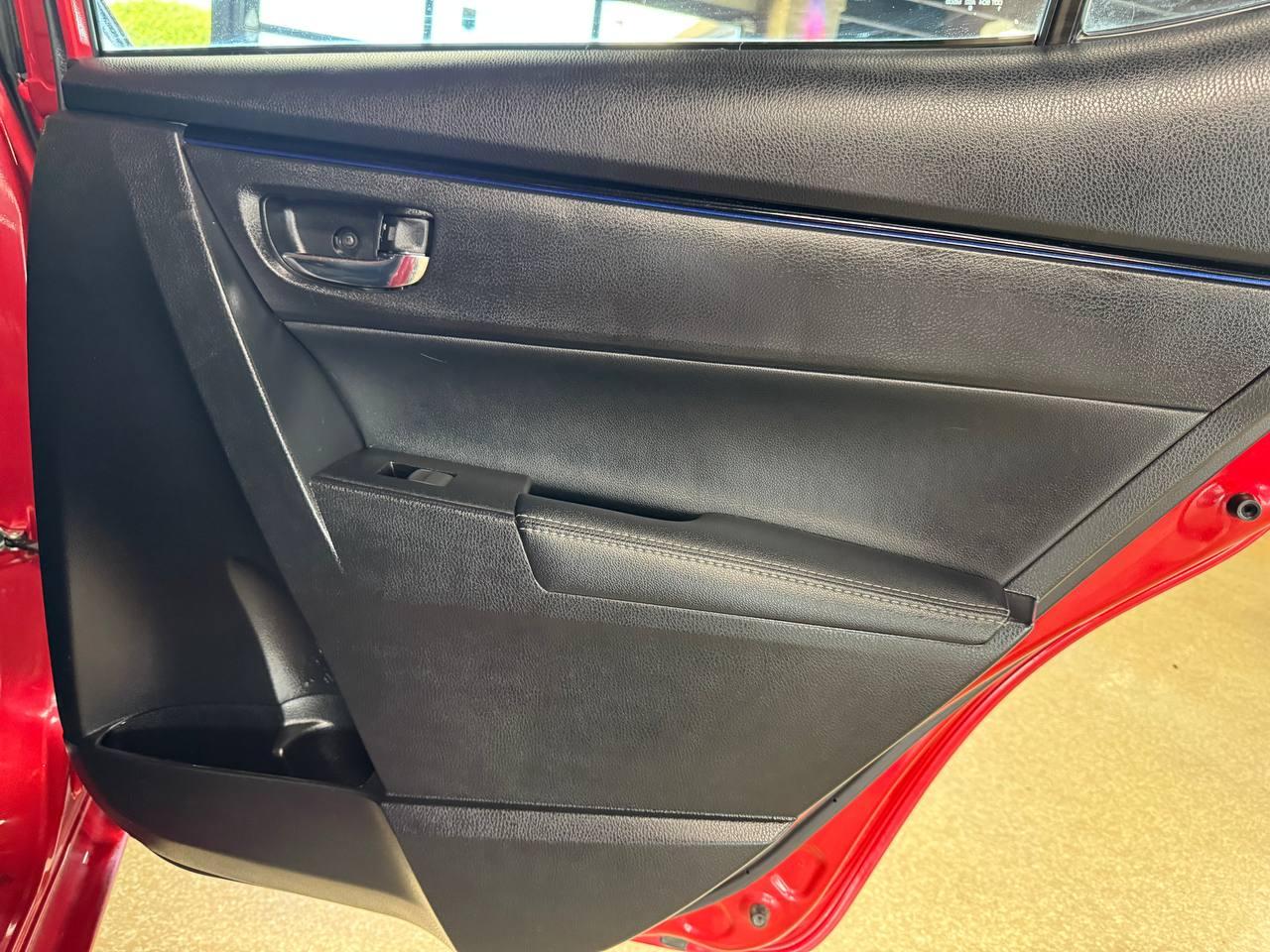 Toyota Corolla XLE CVT (Natl) 2019