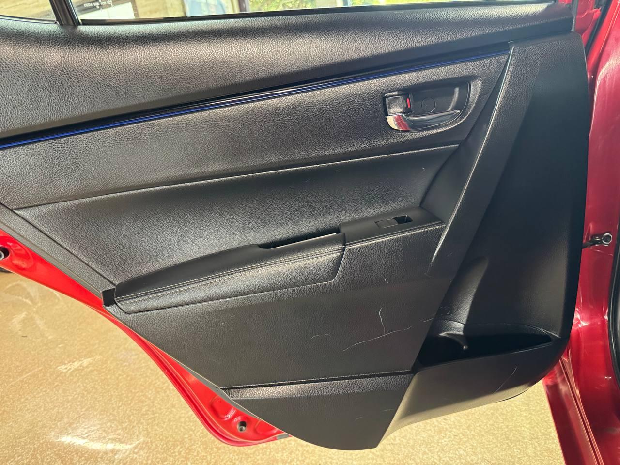 Toyota Corolla XLE CVT (Natl) 2019