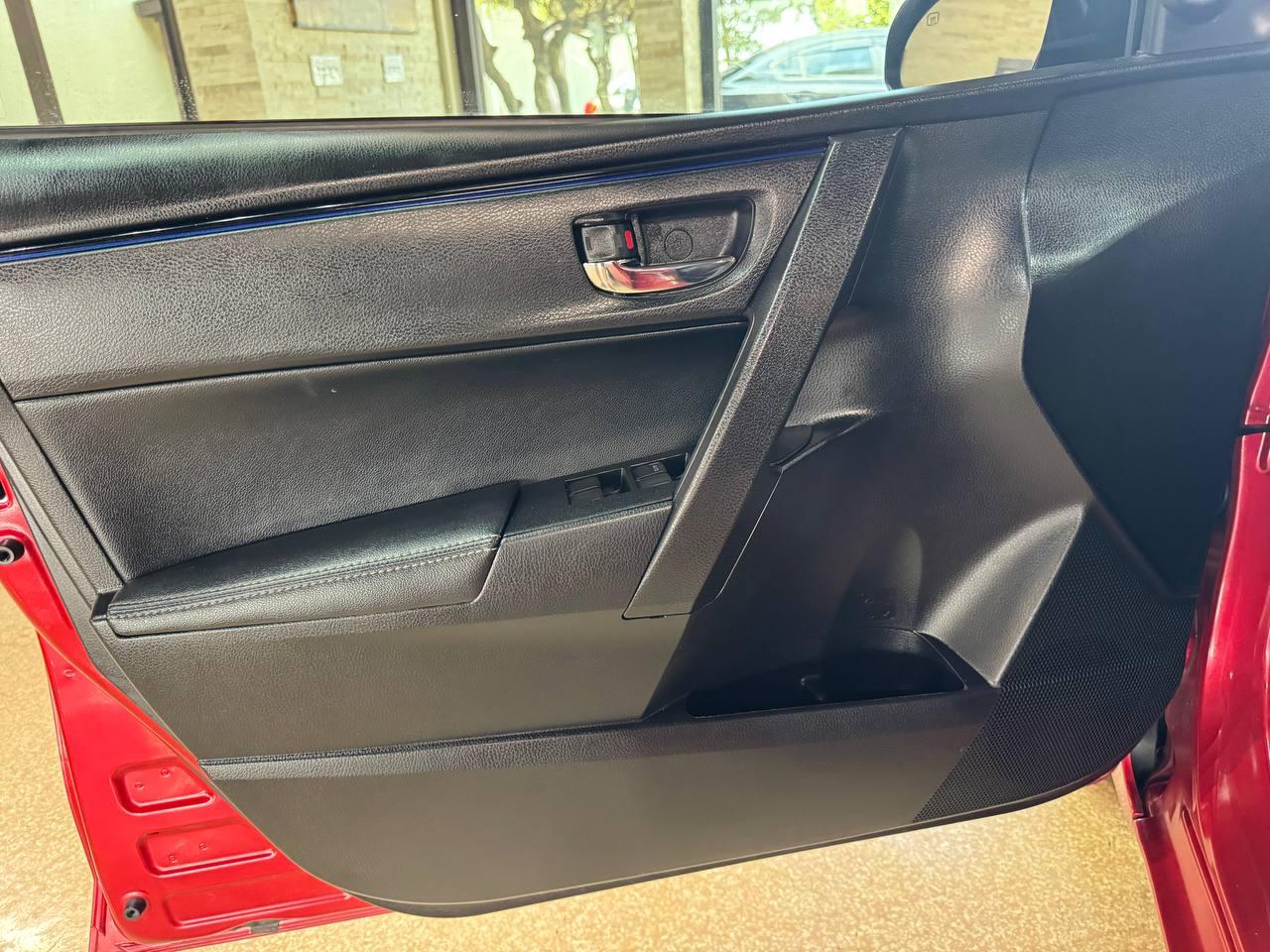 Toyota Corolla XLE CVT (Natl) 2019