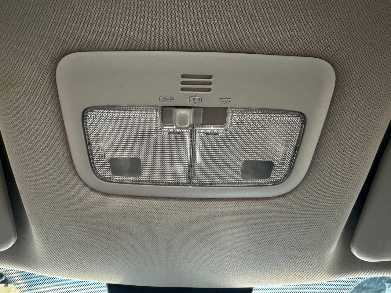 Toyota Corolla XLE CVT (Natl) 2019