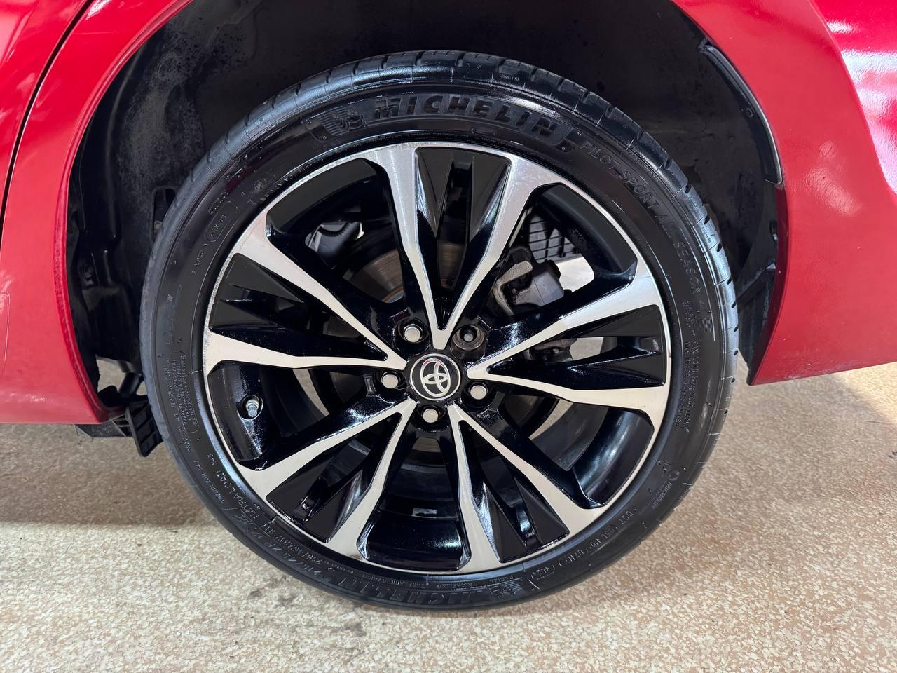 Toyota Corolla XLE CVT (Natl) 2019