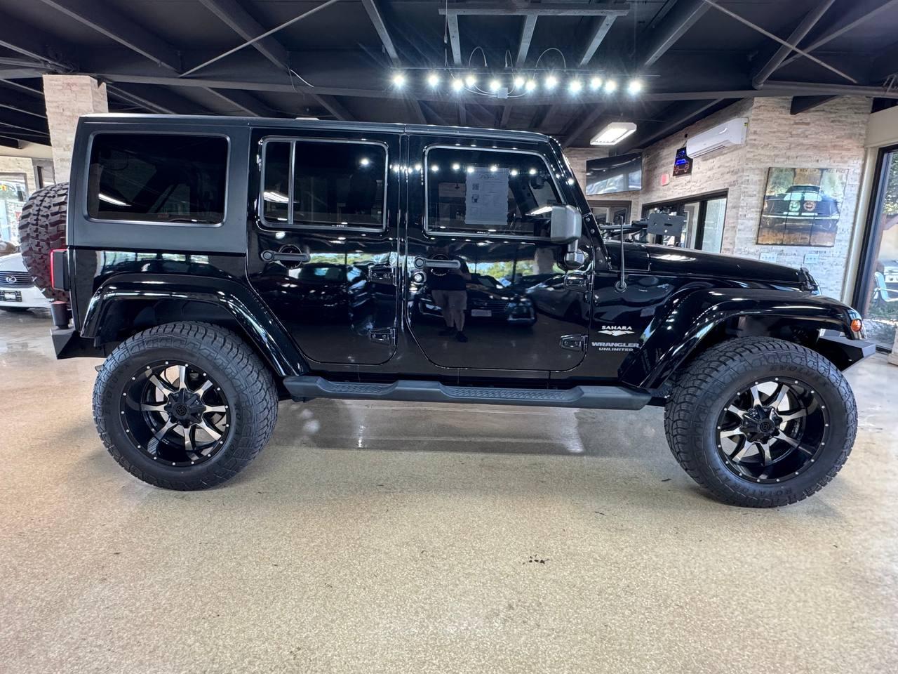 Jeep Wrangler Unlimited 4WD 4dr Sahara 2014