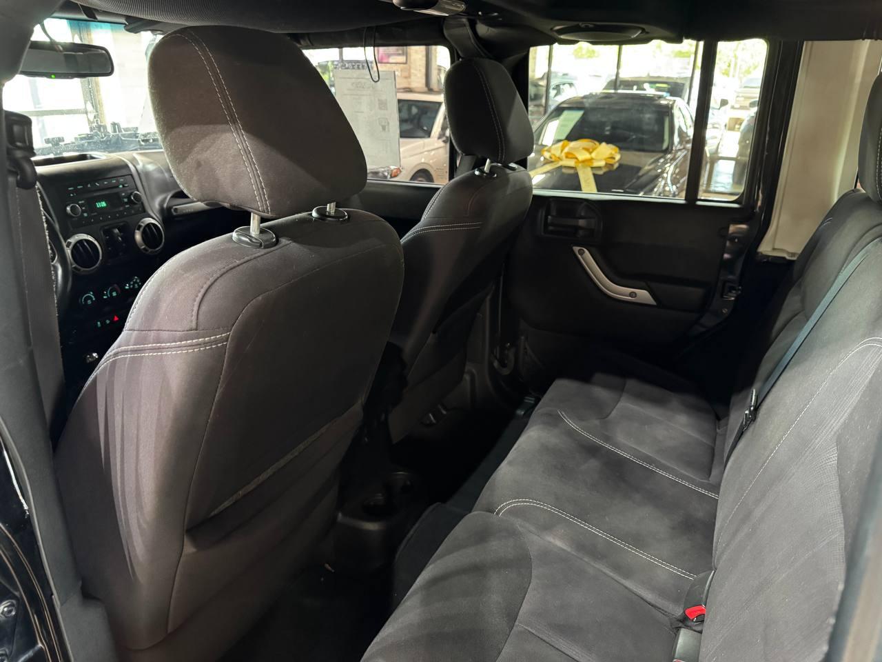 Jeep Wrangler Unlimited 4WD 4dr Sahara 2014