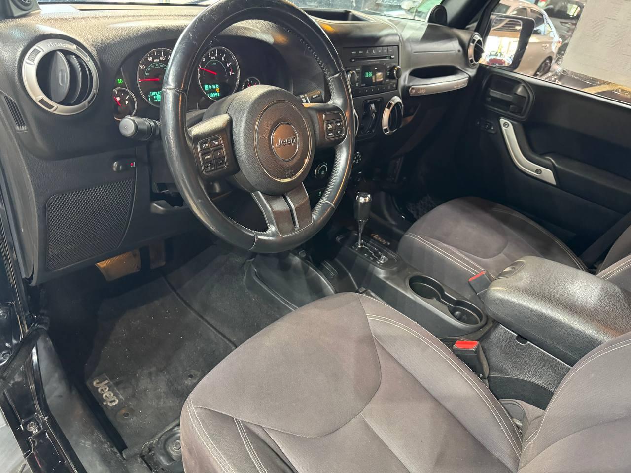 Jeep Wrangler Unlimited 4WD 4dr Sahara 2014