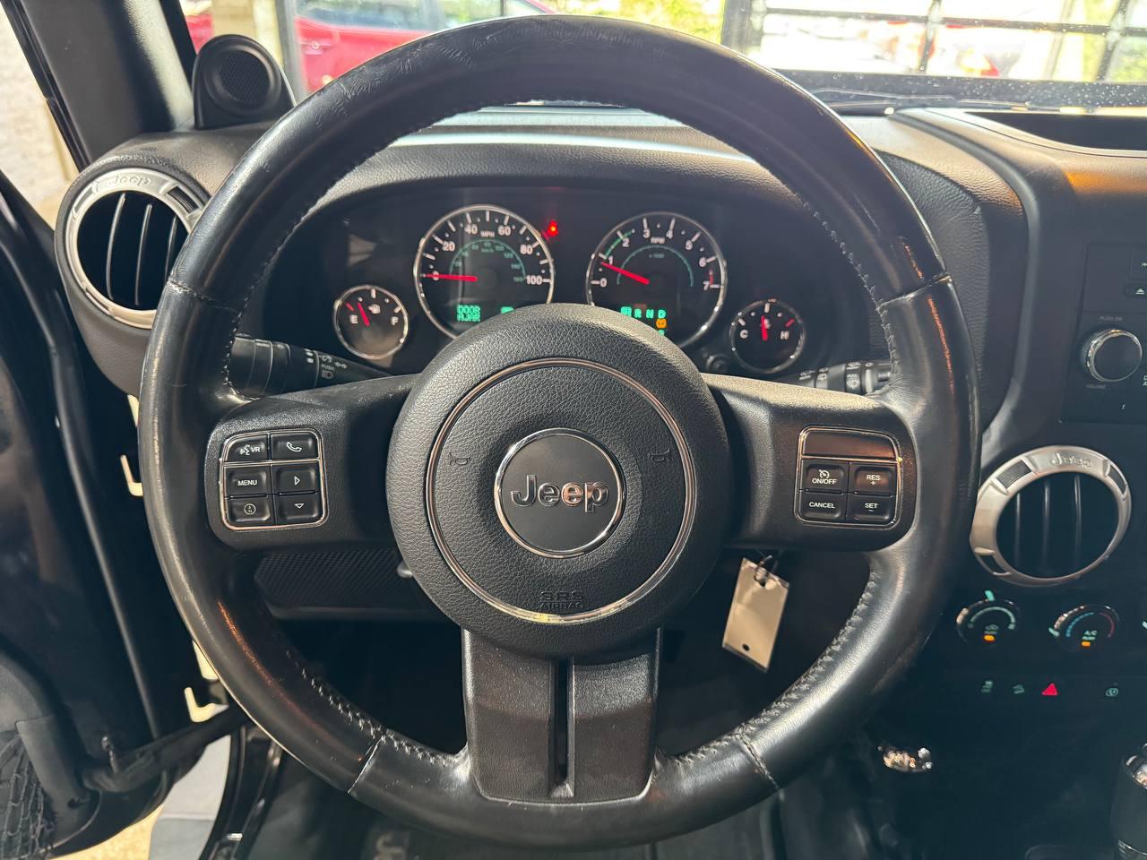 Jeep Wrangler Unlimited 4WD 4dr Sahara 2014
