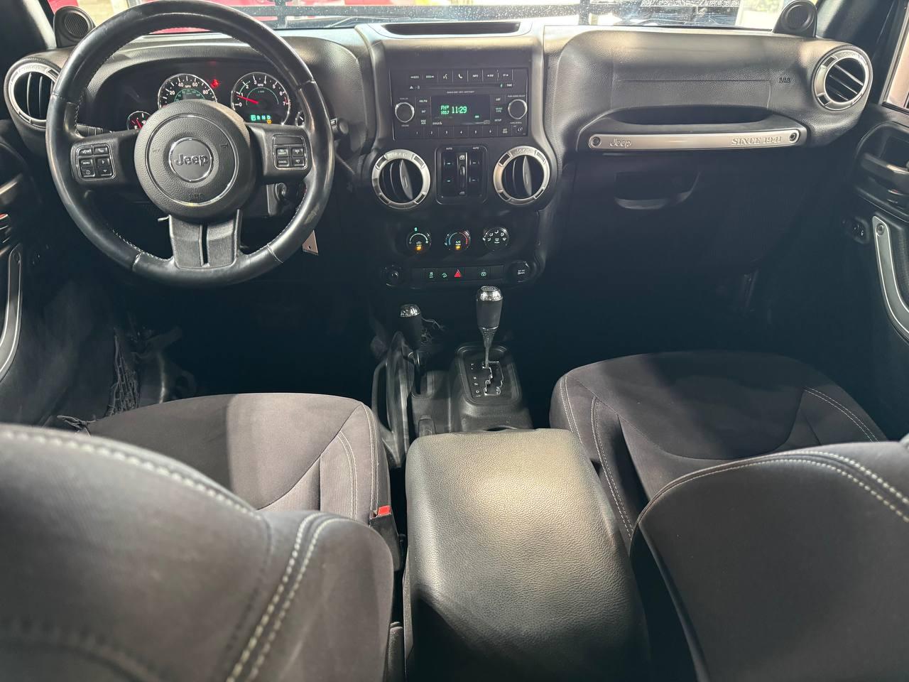 Jeep Wrangler Unlimited 4WD 4dr Sahara 2014