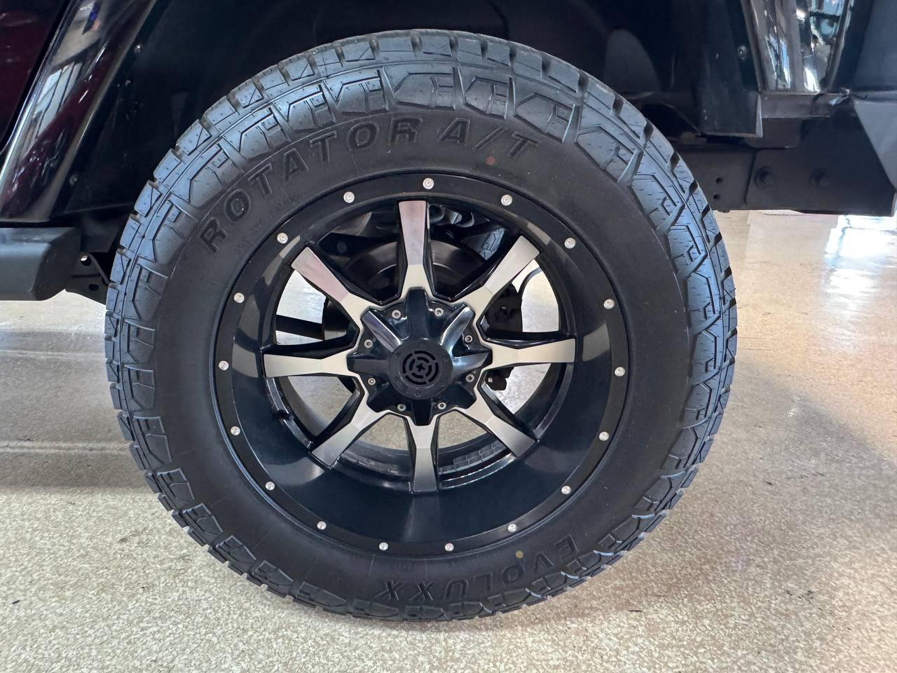 Jeep Wrangler Unlimited 4WD 4dr Sahara 2014