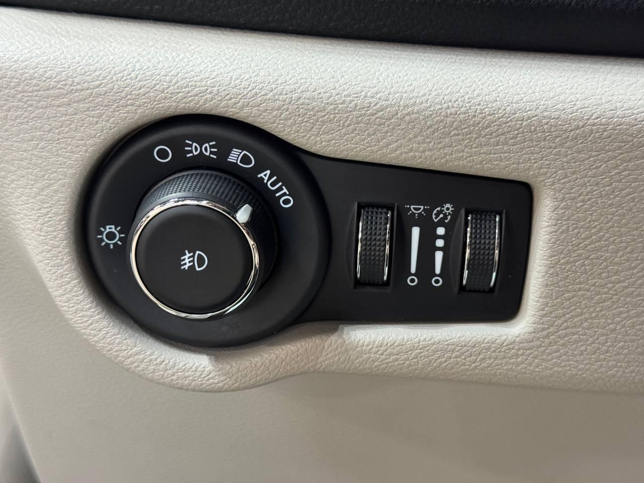 Chrysler Pacifica Hybrid Touring L FWD 2023