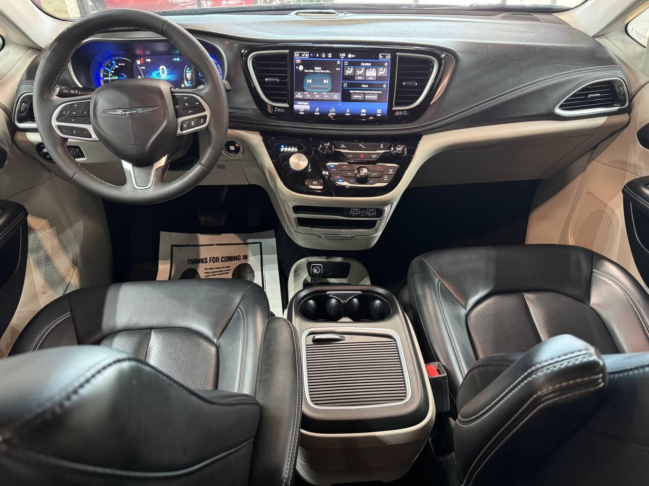 Chrysler Pacifica Hybrid Touring L FWD 2023