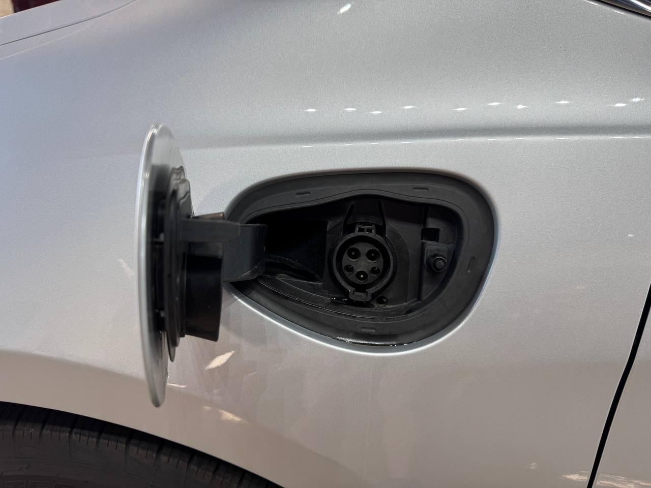 Chrysler Pacifica Hybrid Touring L FWD 2023