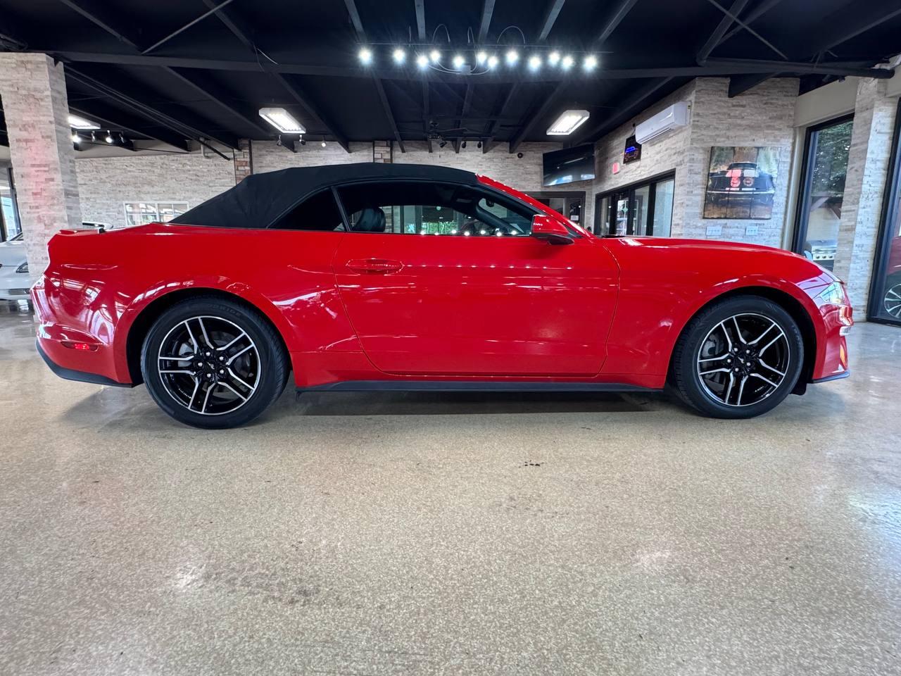 Ford Mustang EcoBoost Convertible 2023