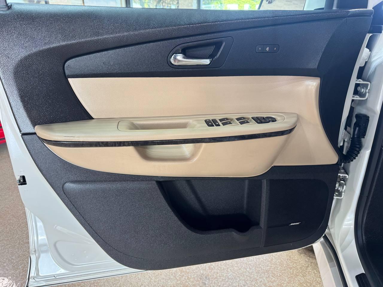 GMC Acadia AWD 4dr Denali 2012