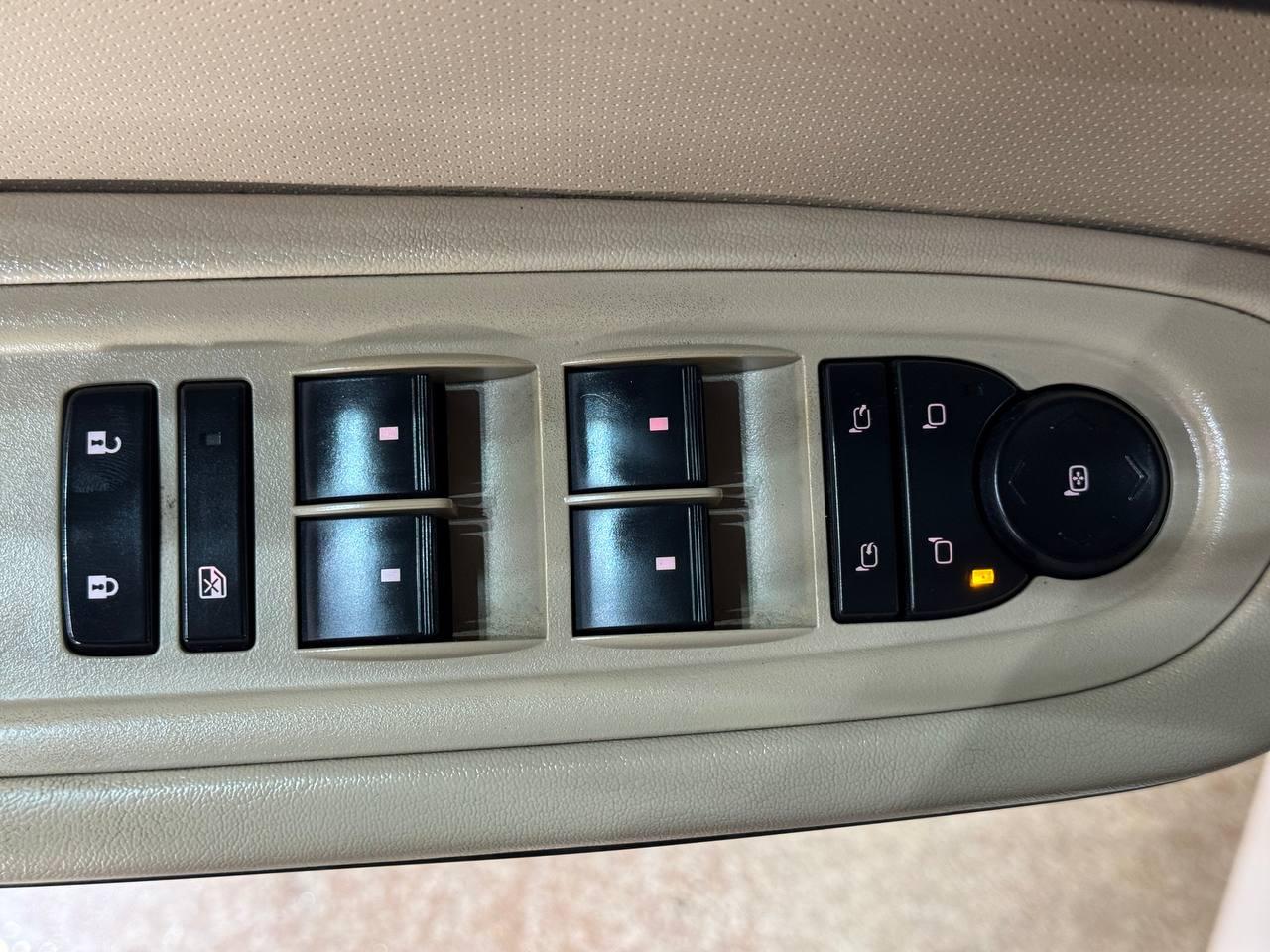 GMC Acadia AWD 4dr Denali 2012