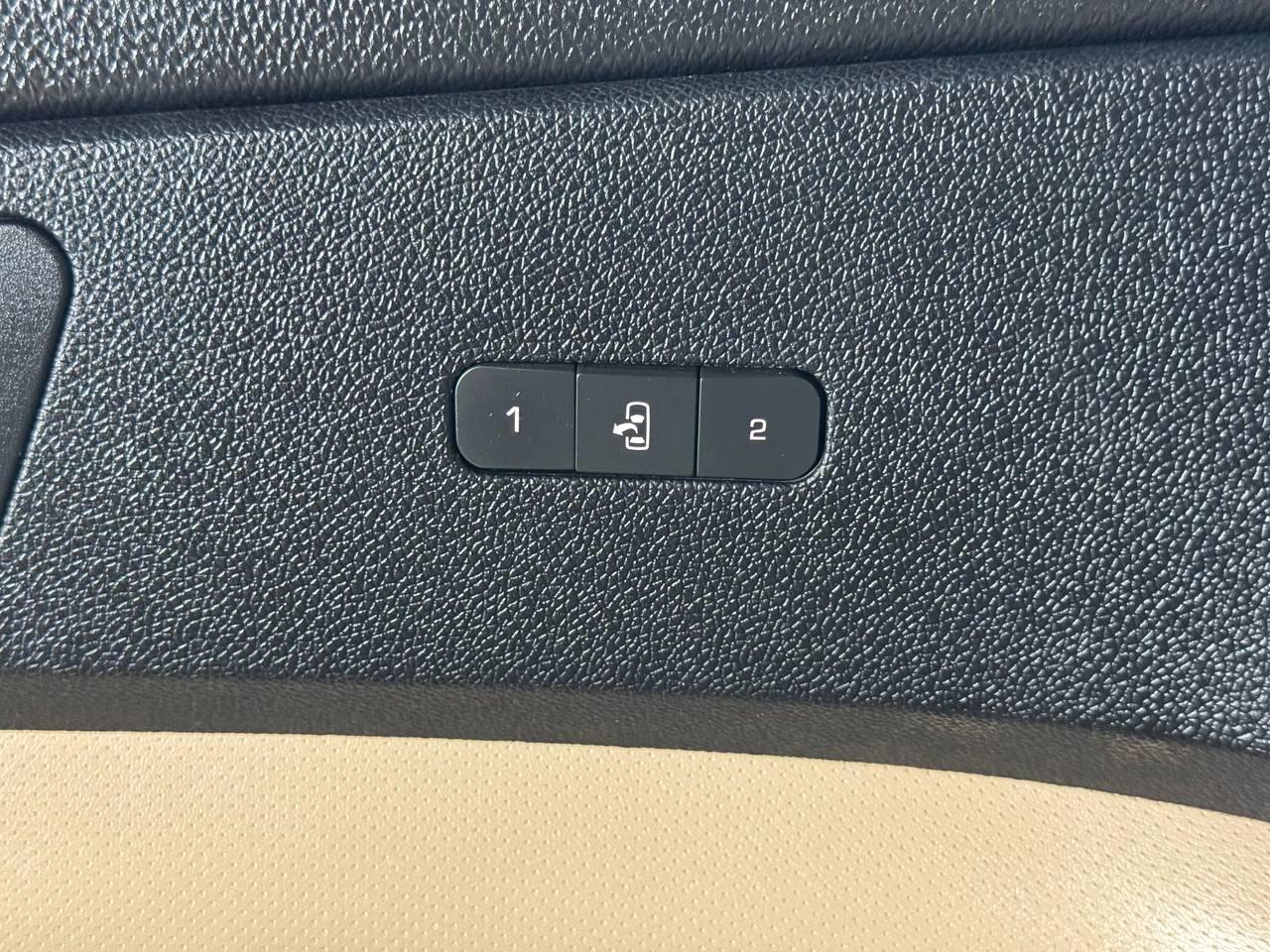 GMC Acadia AWD 4dr Denali 2012