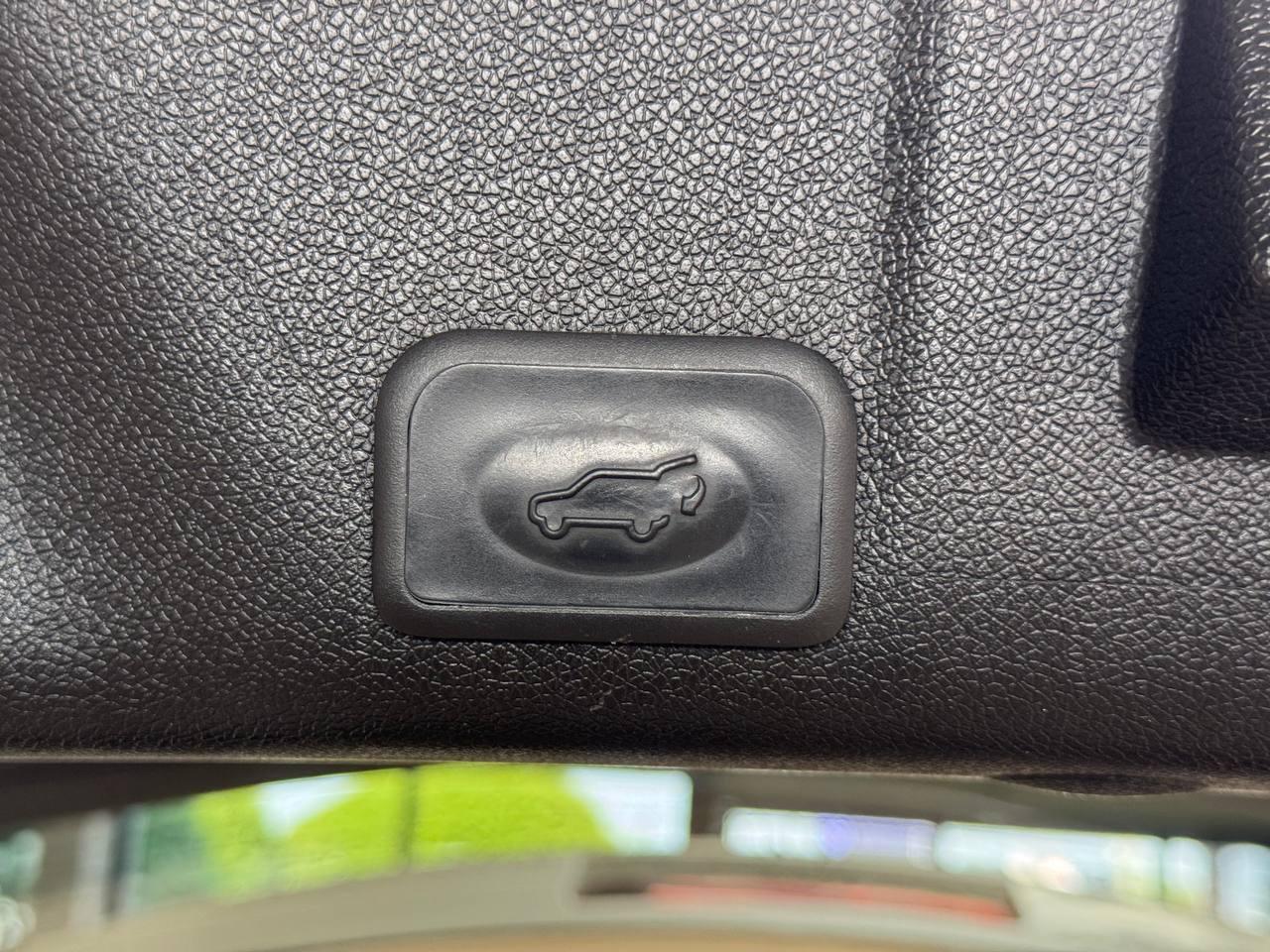 GMC Acadia AWD 4dr Denali 2012