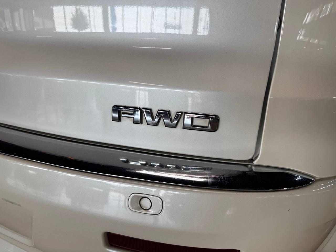 GMC Acadia AWD 4dr Denali 2012
