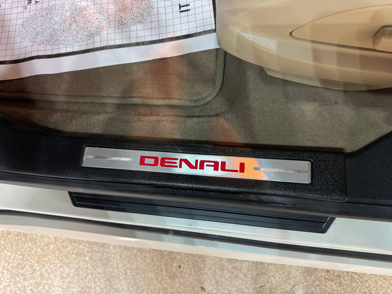 GMC Acadia AWD 4dr Denali 2012