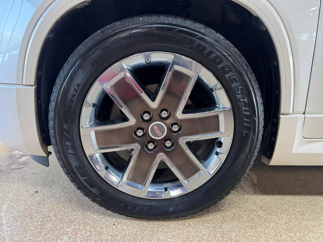 GMC Acadia AWD 4dr Denali 2012