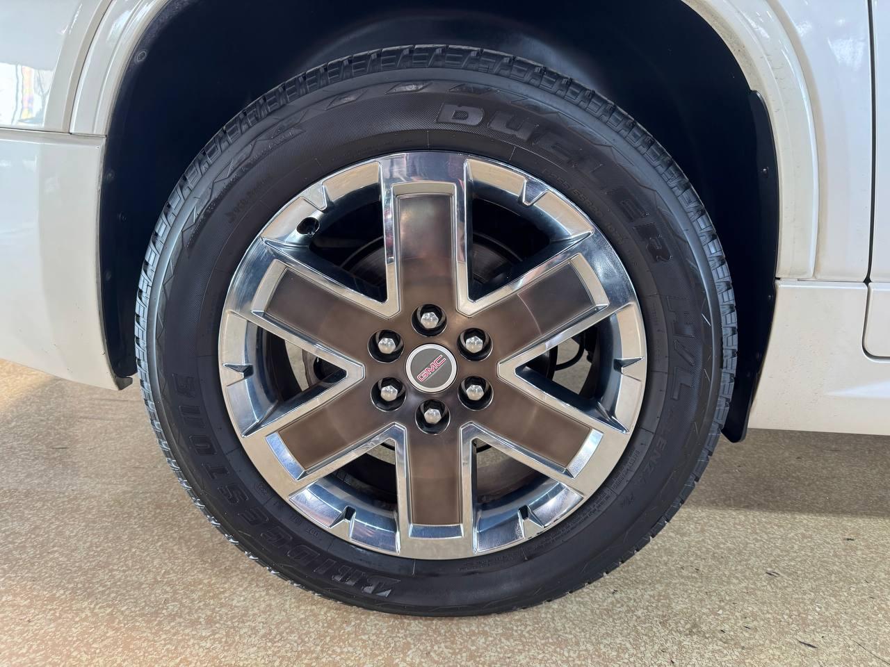 GMC Acadia AWD 4dr Denali 2012