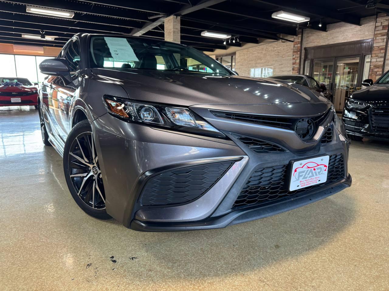 2022 Toyota Camry SE Auto (Natl)