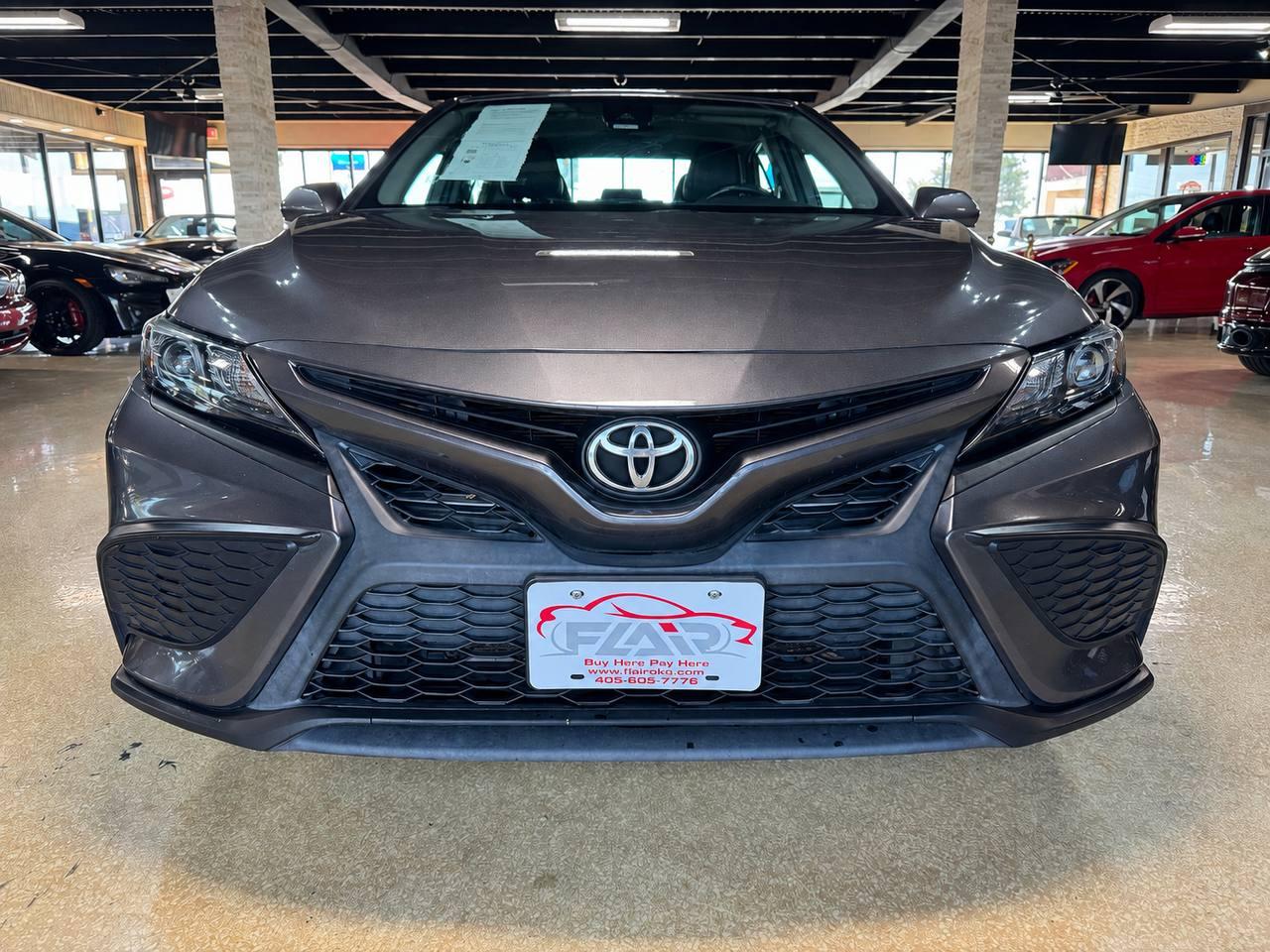 Toyota Camry SE Auto (Natl) 2022