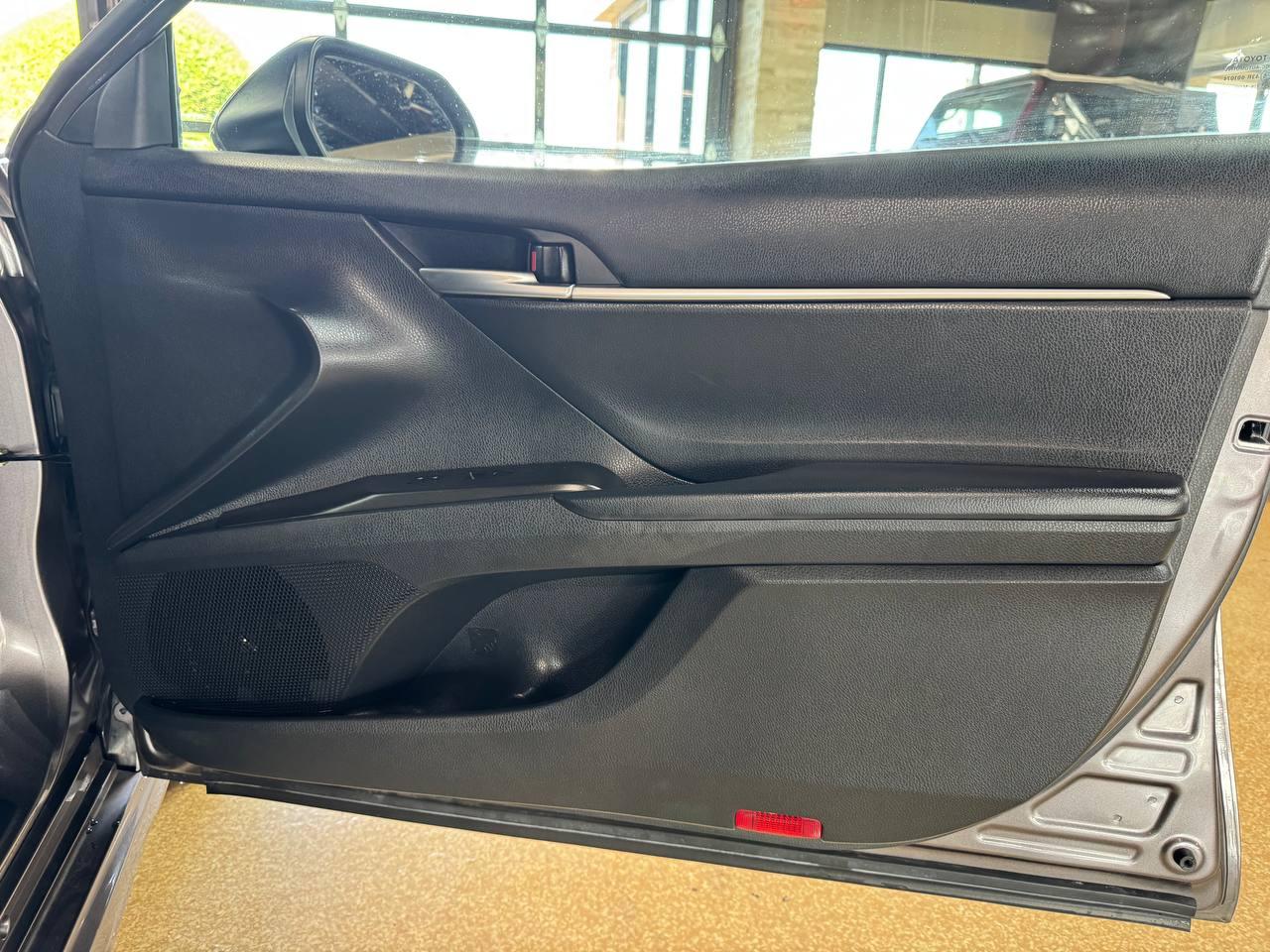 Toyota Camry SE Auto (Natl) 2022