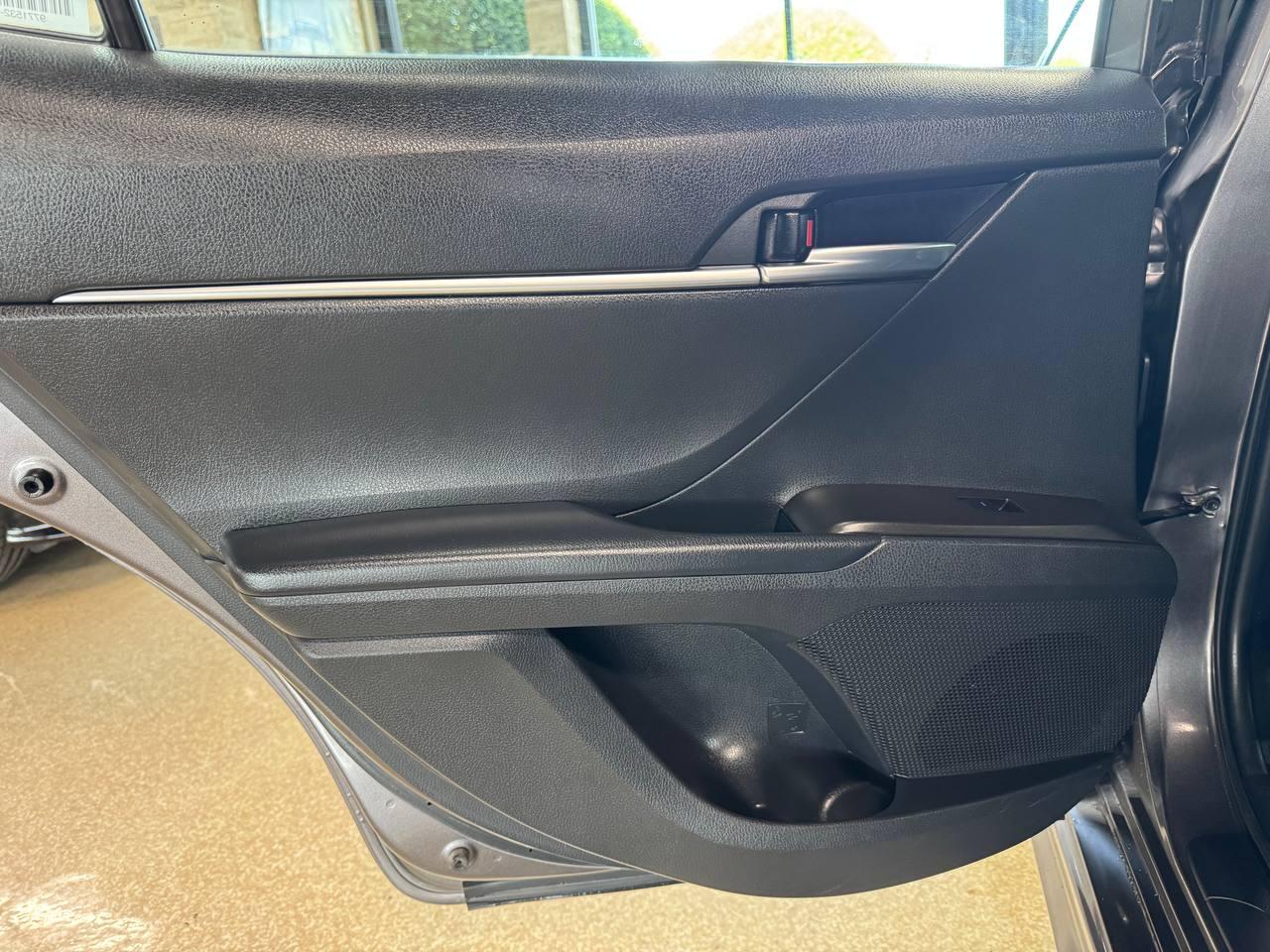 Toyota Camry SE Auto (Natl) 2022