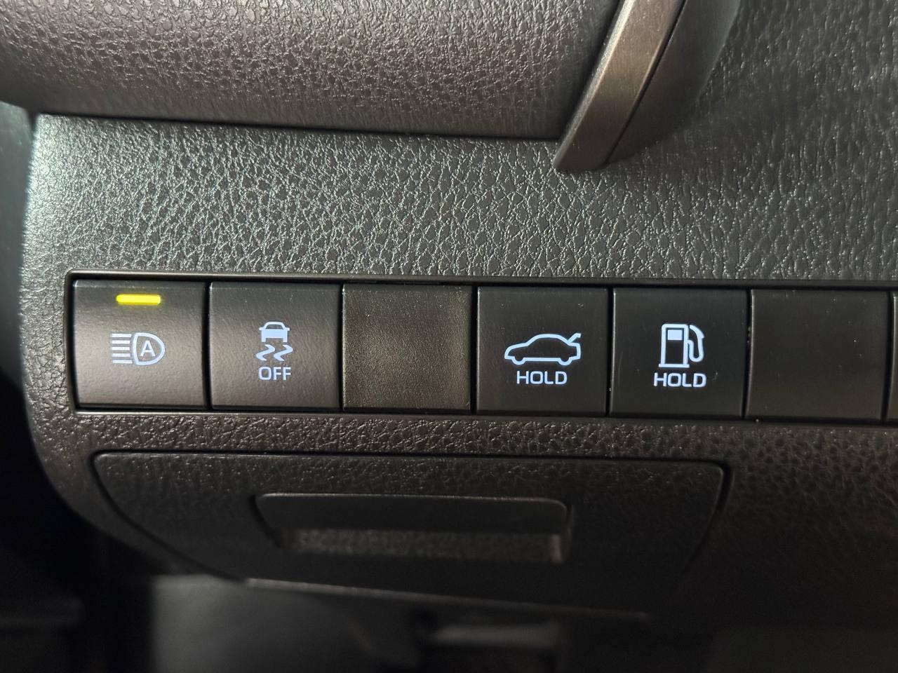 Toyota Camry SE Auto (Natl) 2022