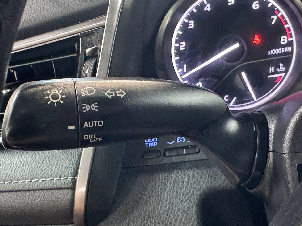 Toyota Camry SE Auto (Natl) 2022