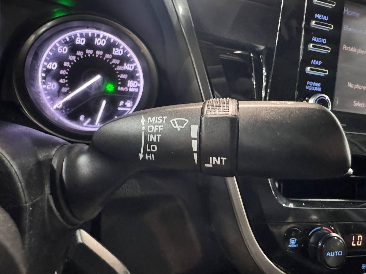 Toyota Camry SE Auto (Natl) 2022