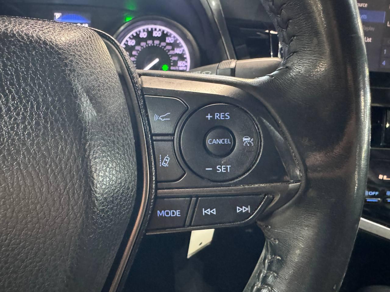 Toyota Camry SE Auto (Natl) 2022