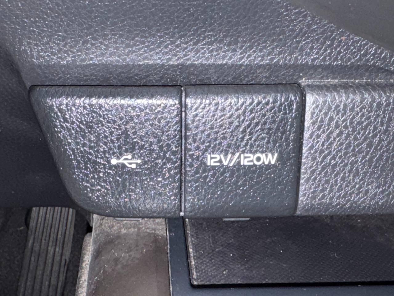 Toyota Camry SE Auto (Natl) 2022